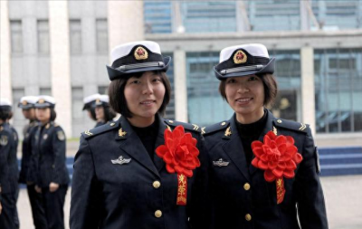 ​大学生直招士官入伍，主要有2点弊端和4大优势，望周知