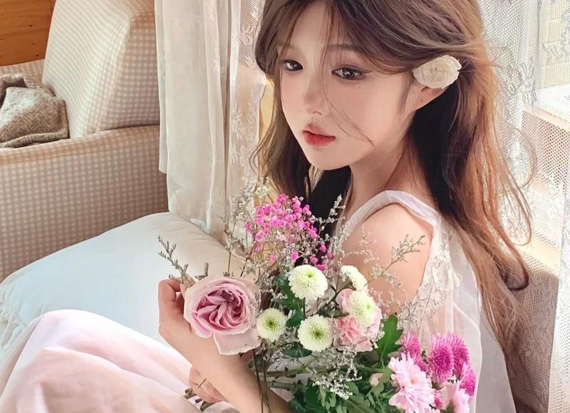 不主动联系你但是回复你的人(主动找你聊天又经常不回复你的人)