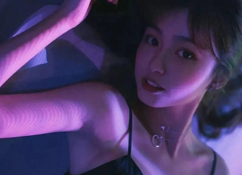 表白是单独还是当众 到底要不要当众表白呢 当众表白好还是私下表白好