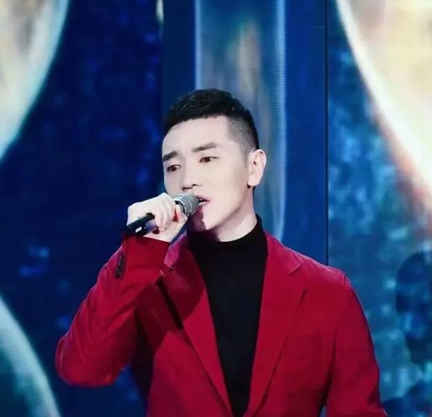 是不是我们都不长大是什么歌（王琪一曲成名大器晚成）