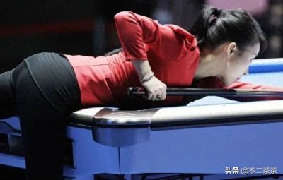 ​快40岁的潘晓婷还不结婚？看了她的素颜照片，大概就明白了