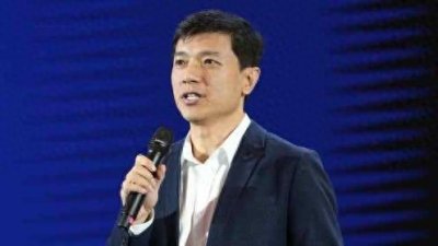 ​李彦宏谈人工智能：只有拥有数百万人工智能应用程序，大模型才能