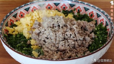 ​馅饼好吃和面最重要，省事省时做法步骤都简单，皮软馅大