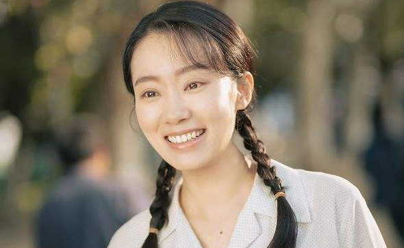 贾玲为张小斐庆生,直喊对方是公司一姐!曾在小斐困难时慷慨借钱