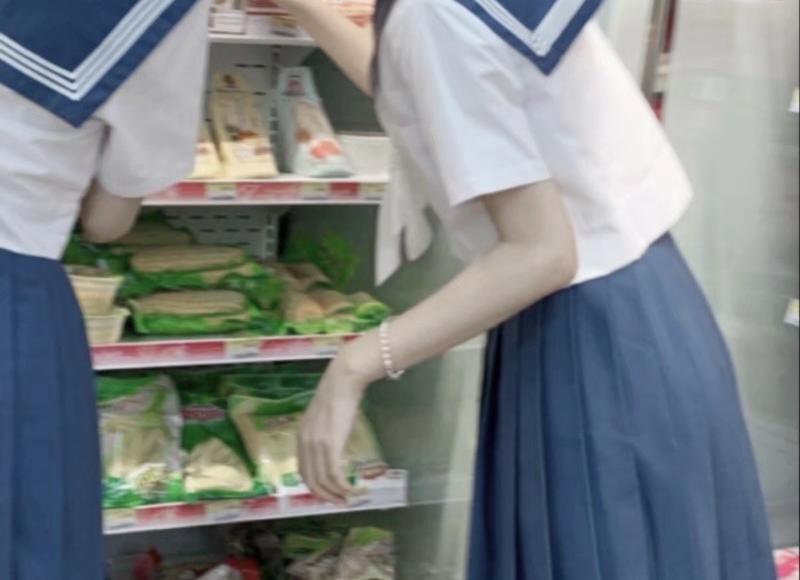 情侣之间送什么礼物好 情侣之间能送鞋吗？