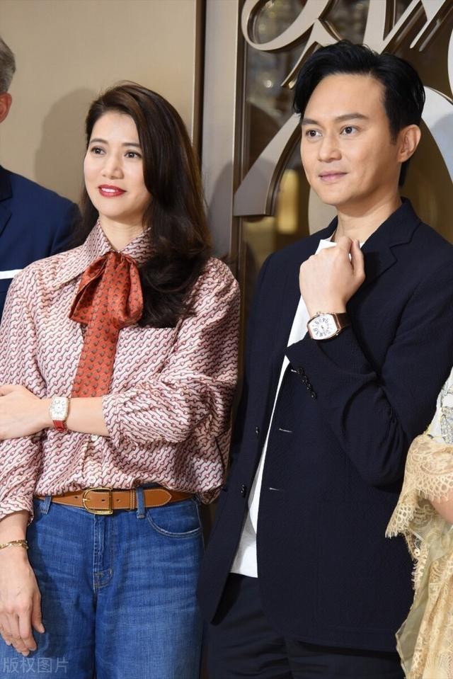 袁咏仪张智霖根本不恩爱（张智霖袁咏仪婚姻有很多隐痛)