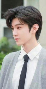 ​陈哲远：家世背景引发关注，爱奇艺太子之称名副其实