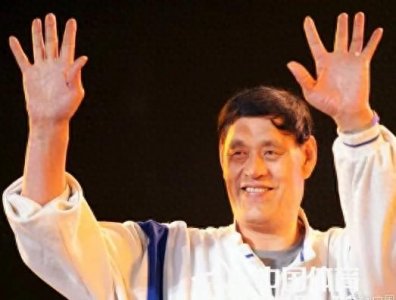 ​穆铁柱身高2米28，体委为了召他，代价竟然是...