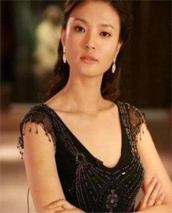 ​央视最苦命主持人：丈夫涉嫌诈骗被捕，前男友被判死刑，46岁至今未嫁