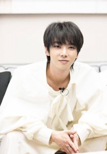 ​“快男冠军”华晨宇：曾是年轻一代领军者，为何因生子风波陨落