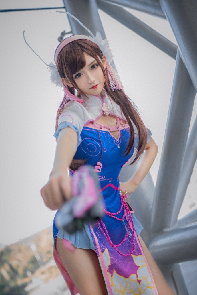 神级大长腿！守望先锋Dva，超养眼小姐姐裸腿旗袍cos！