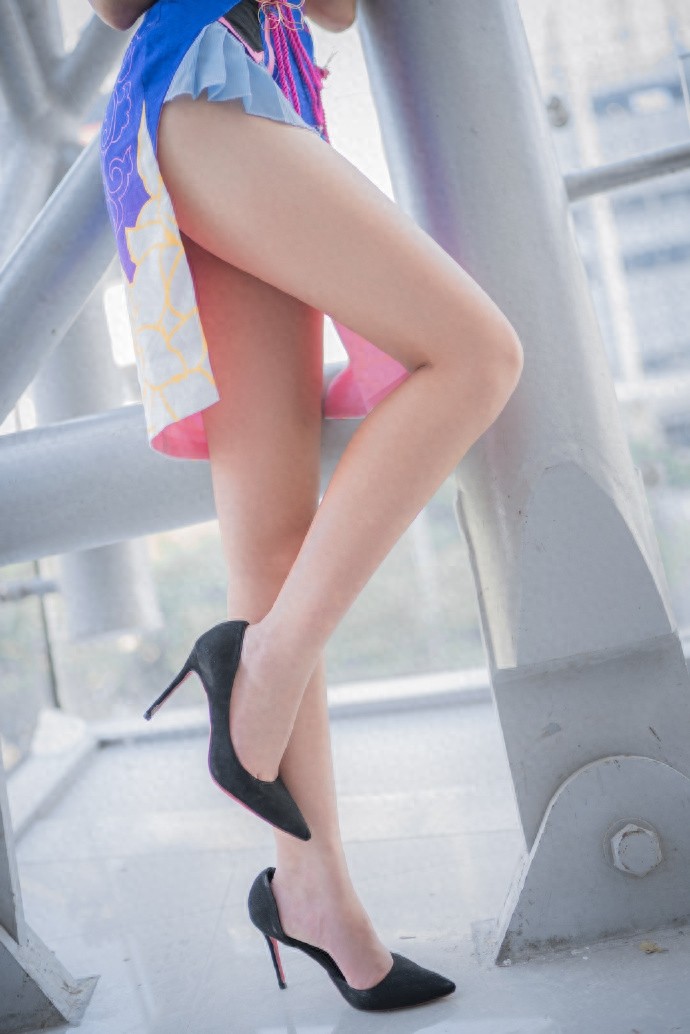 神级大长腿！守望先锋Dva，超养眼小姐姐裸腿旗袍cos！