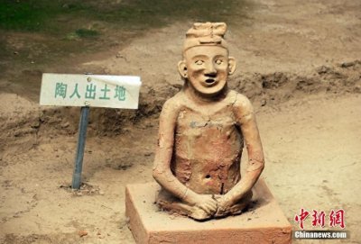 ​5300年前“中华祖神”酷似歌神，祖神忽然变成表情包