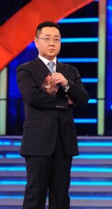 ​张绍刚节目争议：阿逼哥以智取胜应对刁难