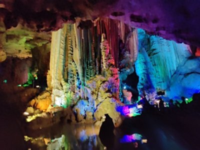 ​探秘银子岩，邂逅探地下宫殿