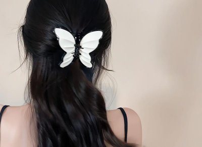 ​孙子出生，我奖励儿媳5万，女儿得知后上门：妈，您得补我15万