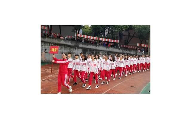 奶奶在学校门口炸土豆片，惊吓中一锅沸油打翻，2岁孙女痛心惨叫