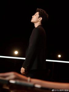 ​「肖战图集」帅气得超过1005分