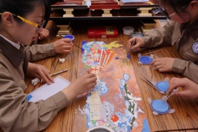 ​青岛经济职业学校珠宝专业为学生打通立体化人才成长立交桥