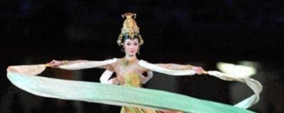 ​奥运15年，那个让张艺谋彩排摔成终生残疾的女孩，刘岩华丽蜕变