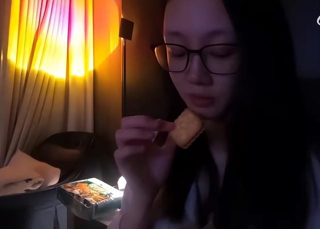 苗苗晒产检vlog官宣怀二胎，隔离期间瘦了与郑恺互诉思念