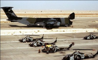 ​满排4.8万吨，901型综合补给舰有多大？当它和辽宁舰同框就明白了