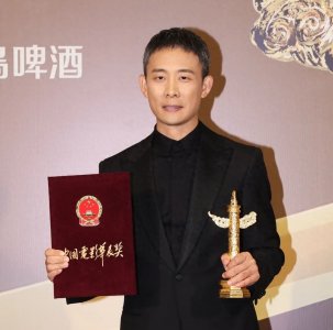 ​张译宣布息影：退圈了，回家撸猫了