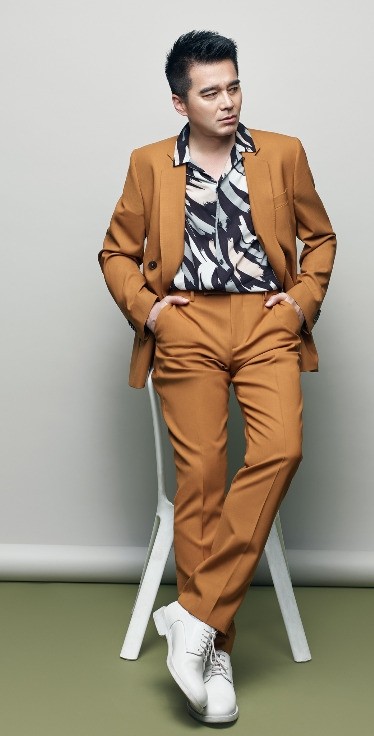 著名演员许亚军