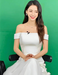 ​85花最新状态：杨颖无滤镜视频好真实，唐嫣浮肿苹果肌抢镜