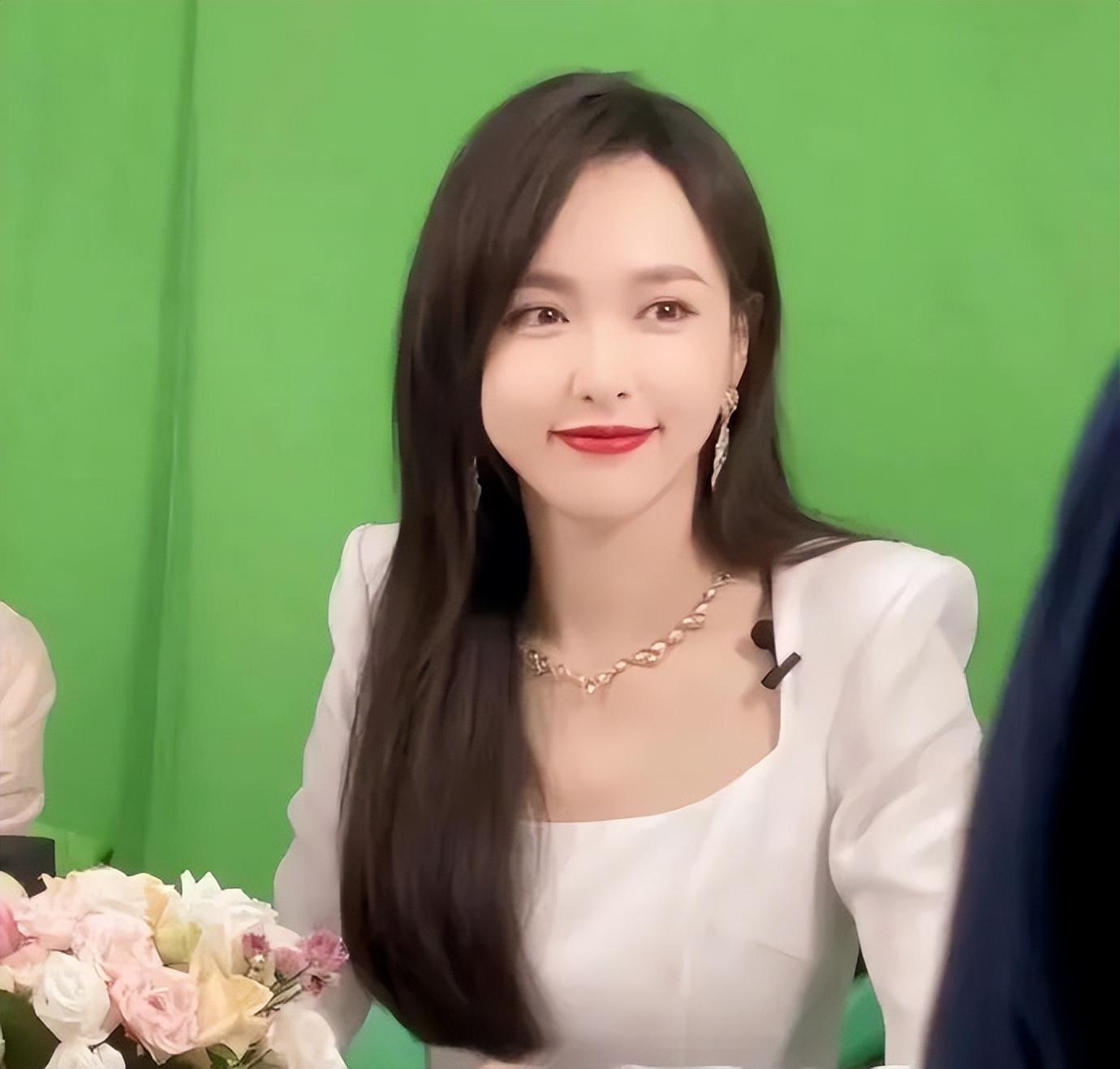 5花最新状态：杨颖无滤镜视频好真实，唐嫣浮肿苹果肌抢镜