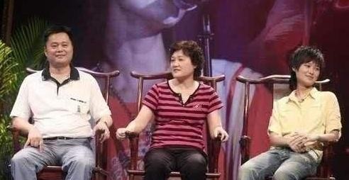 李宇春家庭背景太恐怖（李宇春父亲曾劝她退出娱乐圈）