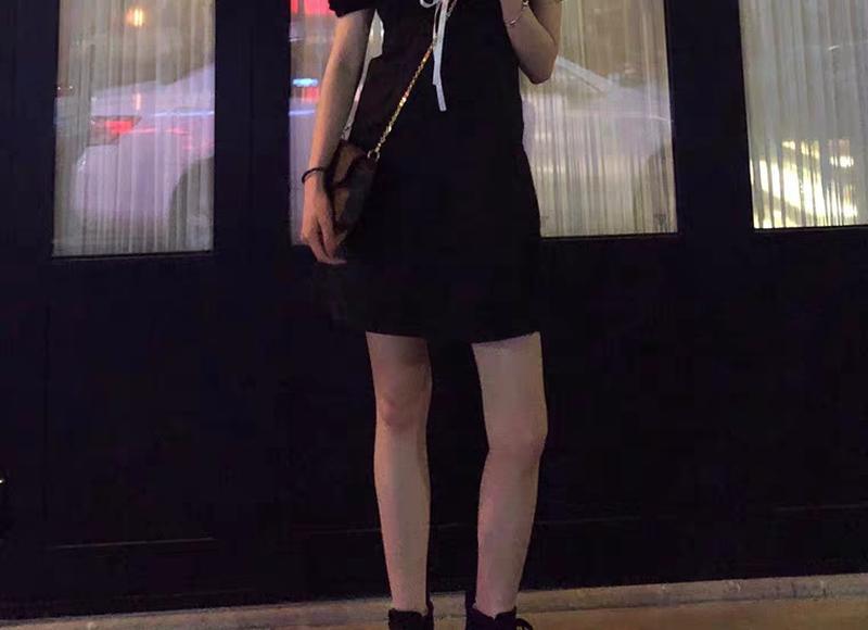 45岁酒吧驻唱大姐相亲，不要车不要房，择偶唯一要求：身体要强壮