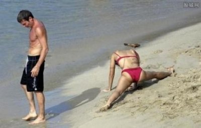 ​章子怡沙滩高清图片（章子怡与外国前男友沙滩大秀恩爱）