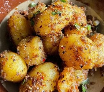 ​自制椒盐小土豆，外焦里糯，香脆椒盐，美味无比