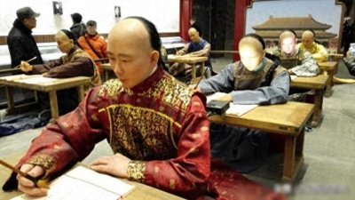 ​叶圣陶和胡宗南的教师生涯经历，对教师们还有一点点启示吧？