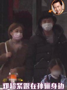 ​孙俪一家4口罕被拍，儿子帅气女儿可爱，夫妻恩爱10年互为福将