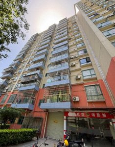 ​广州一小区“7楼8楼闹矛盾9楼住户躺枪被震楼3年”后续，8楼业主首次回应：希