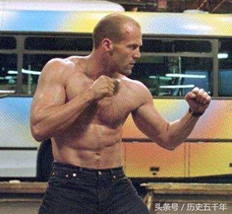 直击打不死的硬汉杰森·斯坦森的美人缘，但也有让他惧怕的瞬间