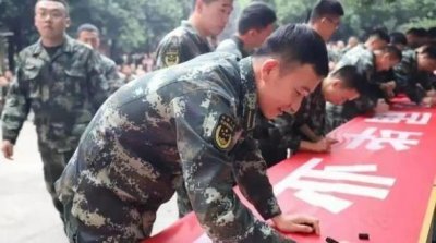 ​录取分数不高的5所军校,毕业后前途无量,考上就是赚到