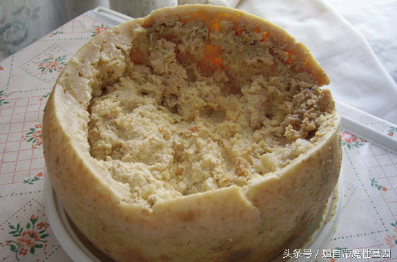日本吃屎宴叫什么名字（全球最奇葩恶心食物）