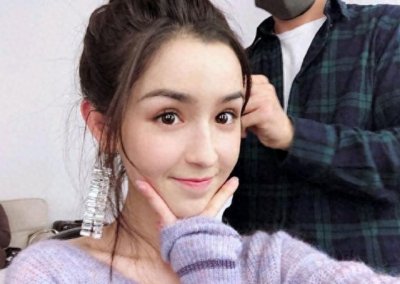 ​王勉节目中公然喊哈尼克孜＂老婆＂！网友炸锅：这是要官宣的节奏？