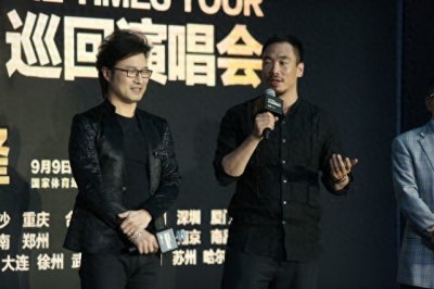 ​汪峰承诺背后：毕夏的坚韧与温暖情谊