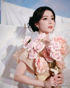​迪丽热巴独立后首秀封神直播状态杀疯新剧未播先火内娱独美天花板