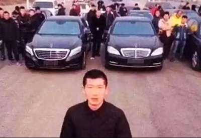 ​从网络喧嚣到狱中沉寂：裕华高速路口磊哥的入狱之路