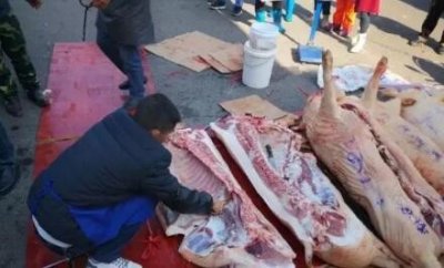 ​生猛！贵州一学校发猪肉奖励学生！网友：真正的靠实力吃肉