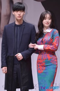 ​韩版＂杉菜＂嫁＂千颂伊＂弟弟 具惠善安宰贤交往一年5.21大婚 女方大三岁