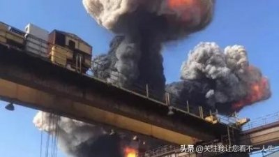 ​方大特钢铁厂检修冲出煤灰，居民直呼；‘’受不了；有人管这事吗