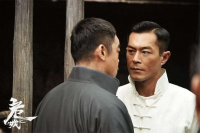 ​豆瓣5.8分，彭于晏，古天乐主演的“烂片”《危城》其实暗藏深意