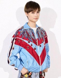 ​李宇春之母徐圣云：担心女儿的婚事，求媒体放过女儿