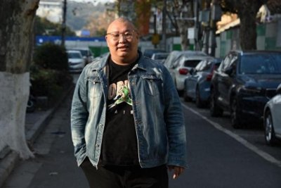 ​悲痛中的南京胖哥：一年经历了半辈子的事